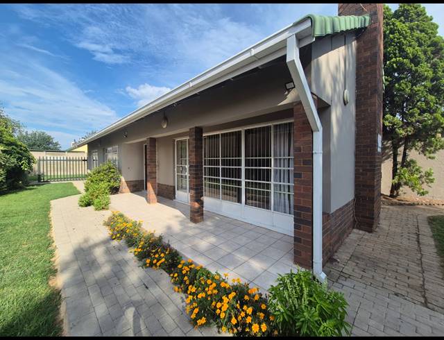 3 BEDROOM HOUSE SOLD IN VANDERBIJLPARK SE 2